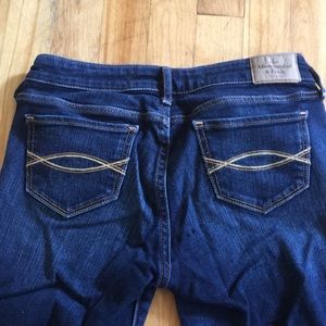 Abercrombie & Fitch Jeans - Dark wash skinny jeans Abercrombie & Fitch Jeans - Dark wash skinny jeans
